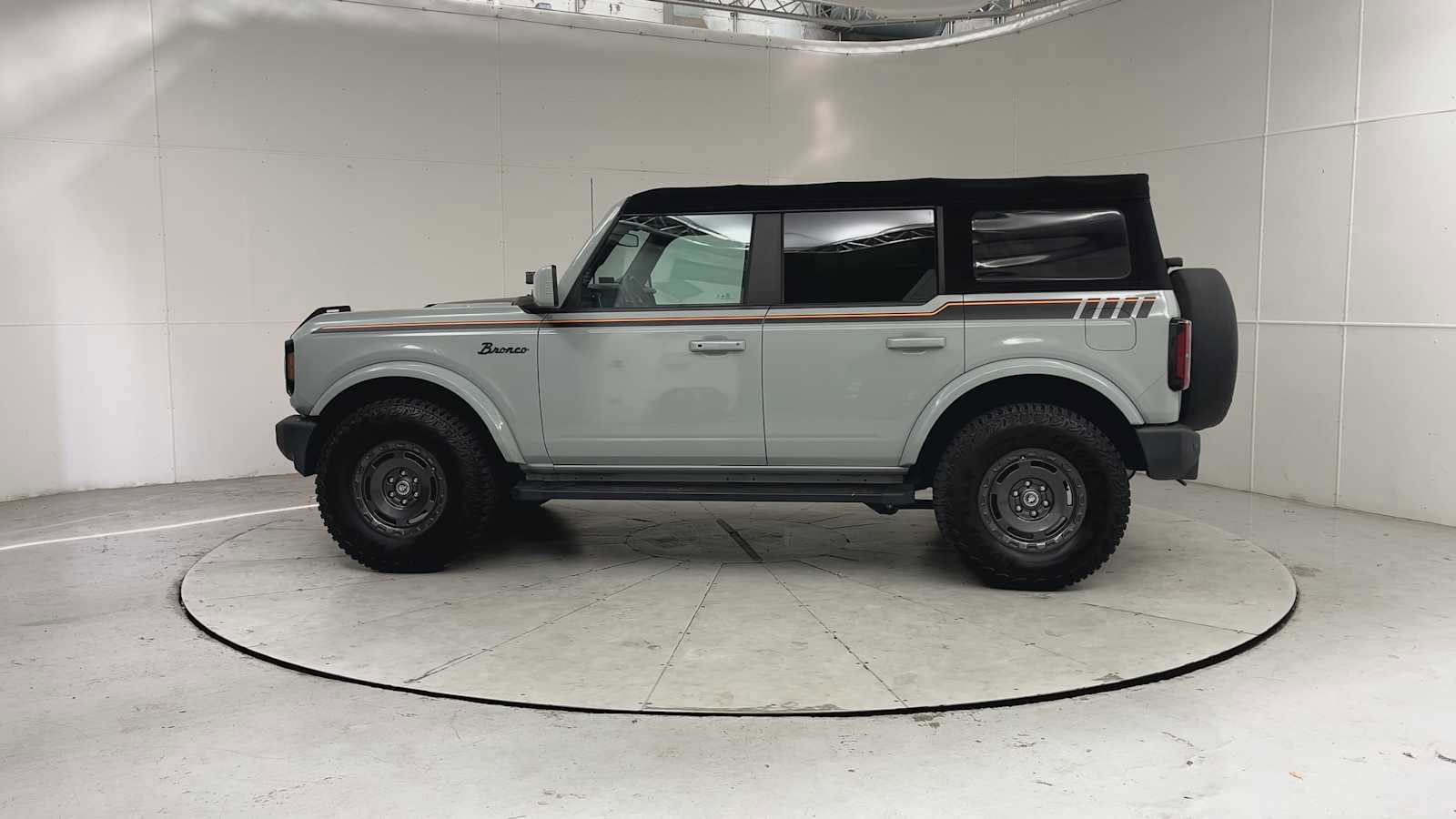 Used 2022 Ford Bronco Outer Banks AWD/4WD image 4
