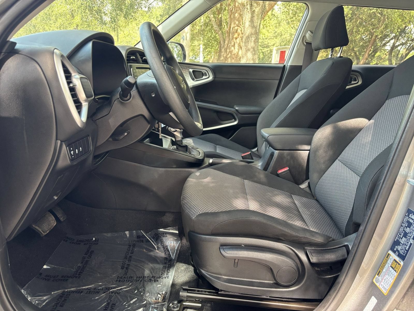 Used 2025 Kia Soul LX w/ LX Technology Package FWD image 24