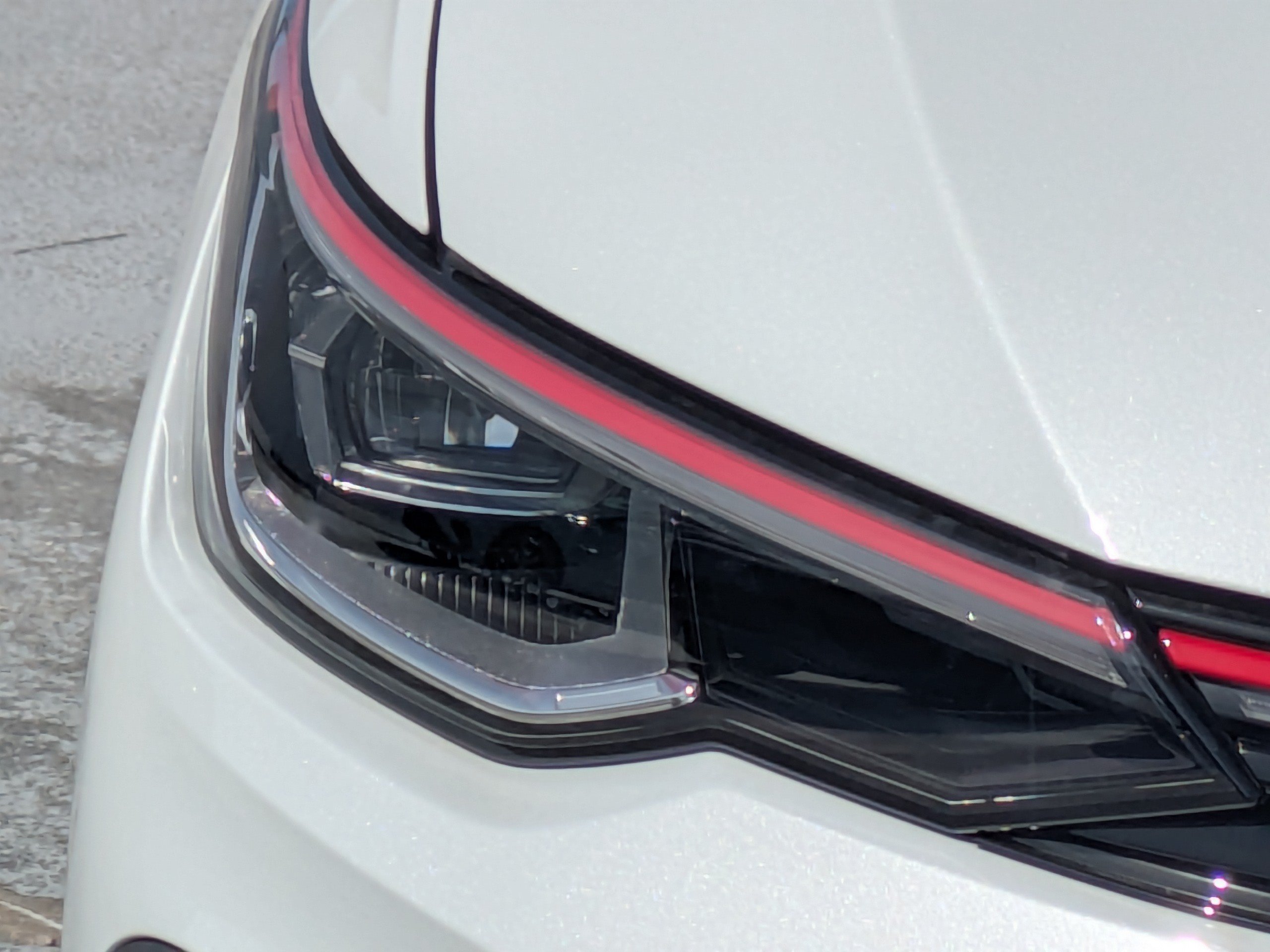 New 2026 Volkswagen GTI SE FWD image 10