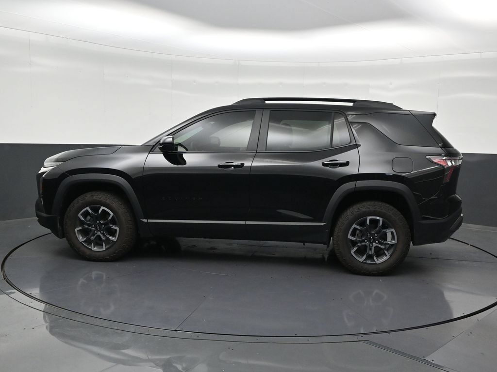 Used 2025 Chevrolet Equinox ACTIV w/ Safety and Technology Package FWD image 2