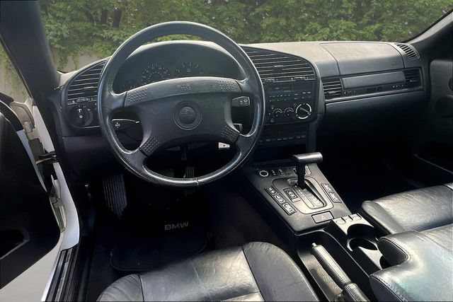 Used 1995 BMW 325i Convertible RWD image 8