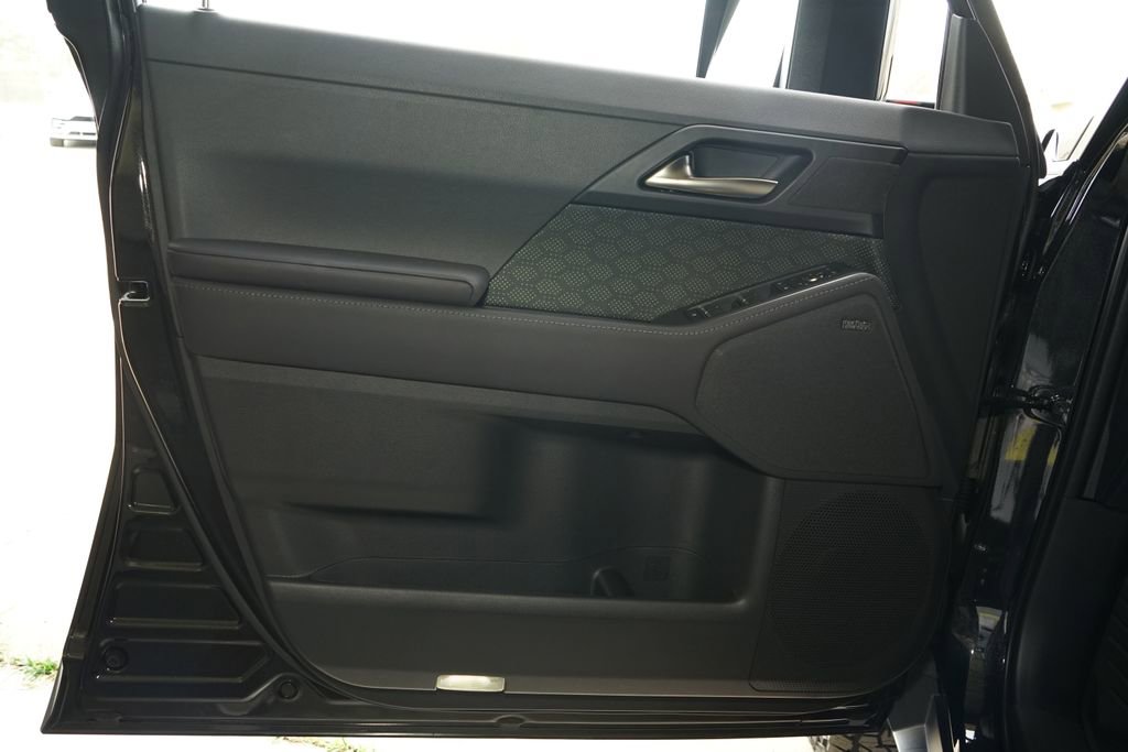 Used 2026 Lexus GX 550 w/ Accessory Package (32) image 19