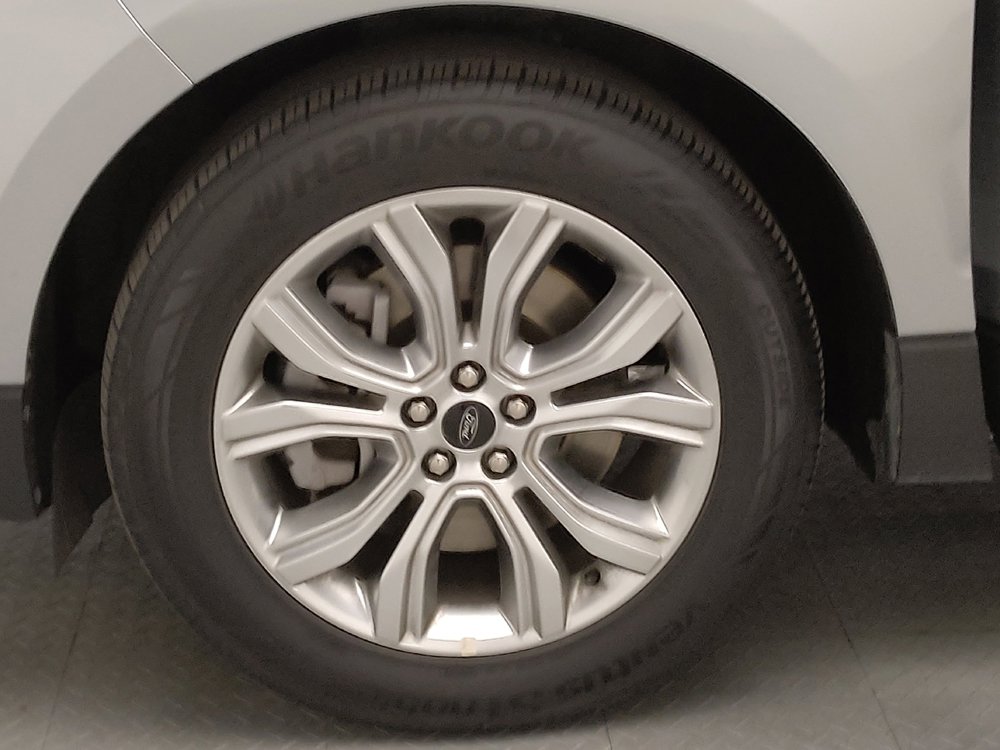 Used 2024 Ford Edge Titanium image 31