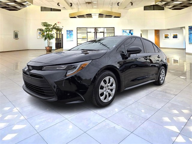 Used 2024 Toyota Corolla LE image 1