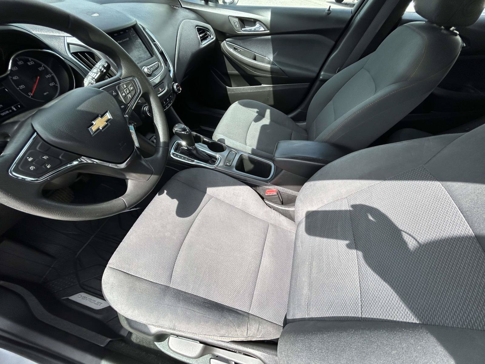 Used 2019 Chevrolet Cruze LS w/ LS Convenience Package FWD image 10