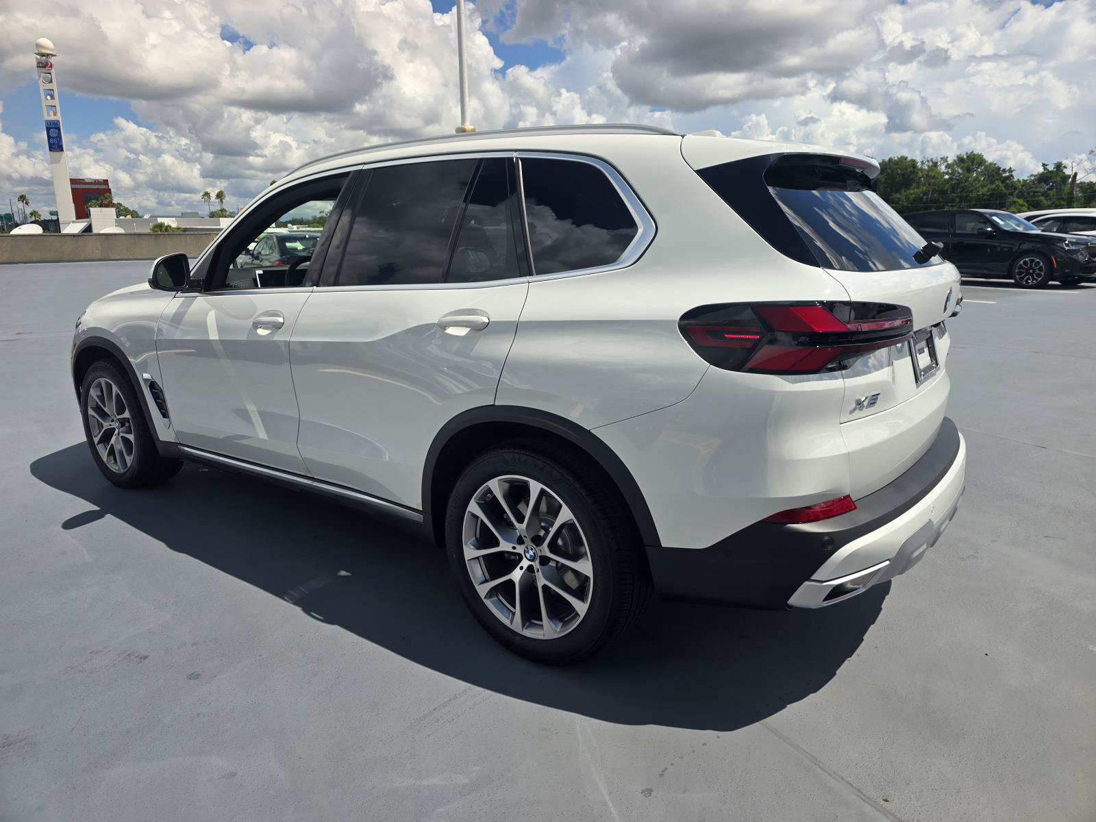 New 2026 BMW X5 xDrive40i w/ Climate Comfort Package AWD/4WD image 6