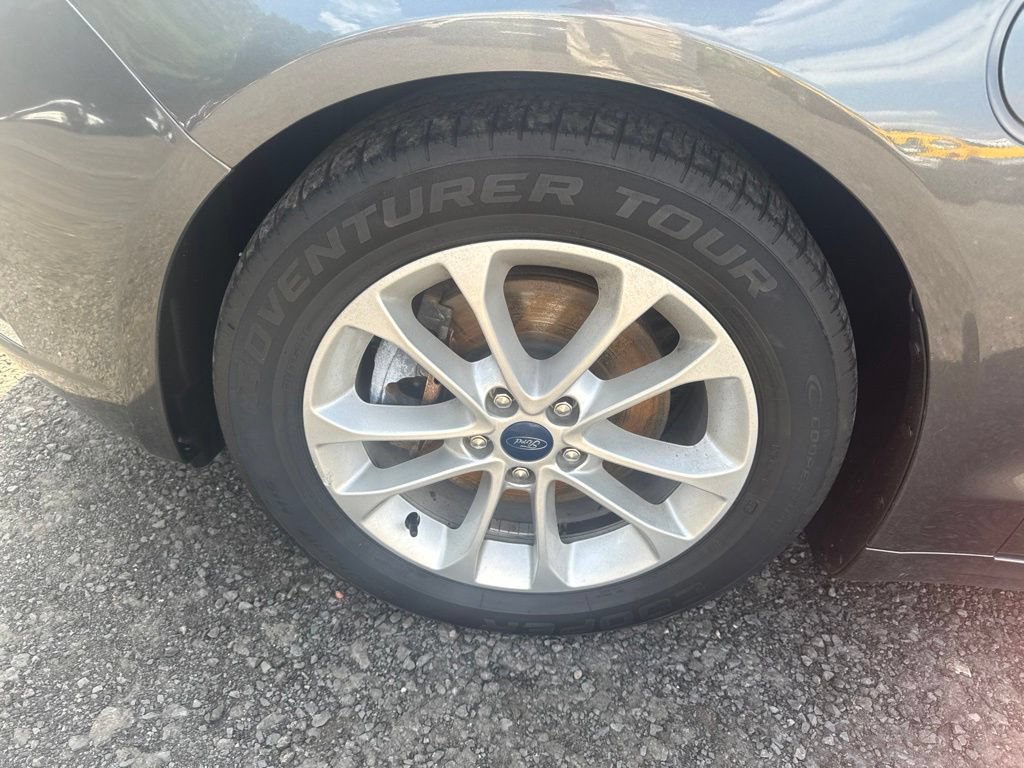 Used 2019 Ford Fusion Energi Titanium FWD image 22
