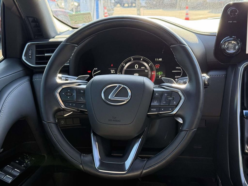 Used 2024 Lexus LX 600 4WD w/ Luxury Package image 9