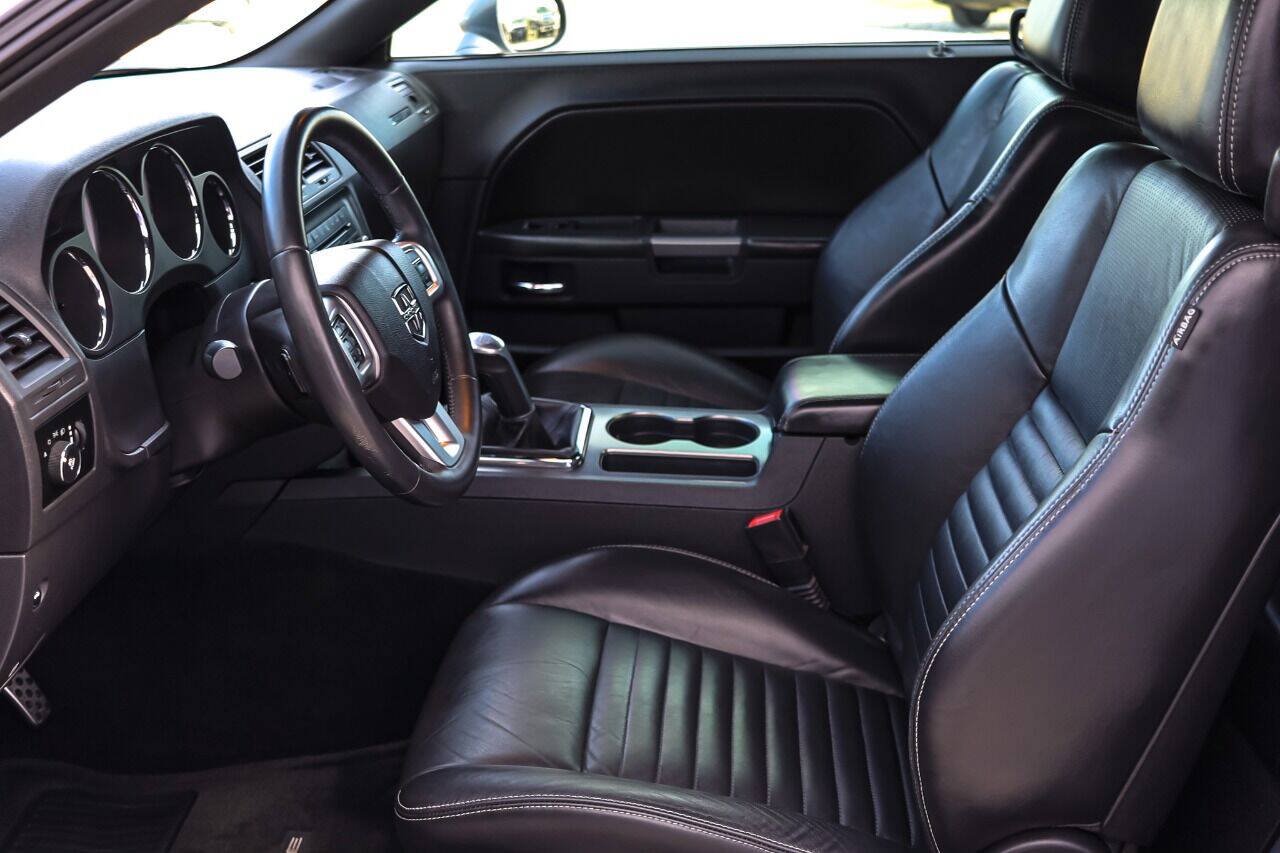 Used 2013 Dodge Challenger R/T Plus RWD image 10