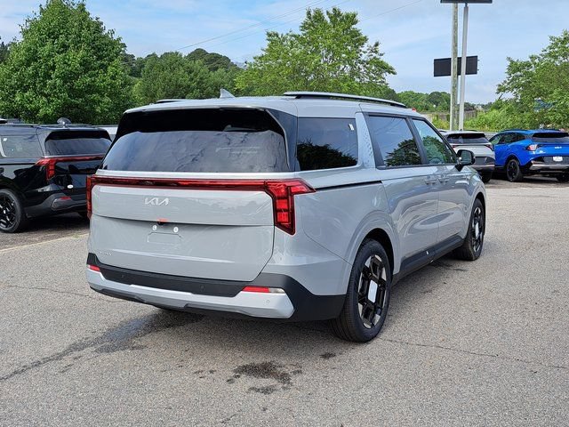 New 2026 Kia Carnival EX FWD image 4