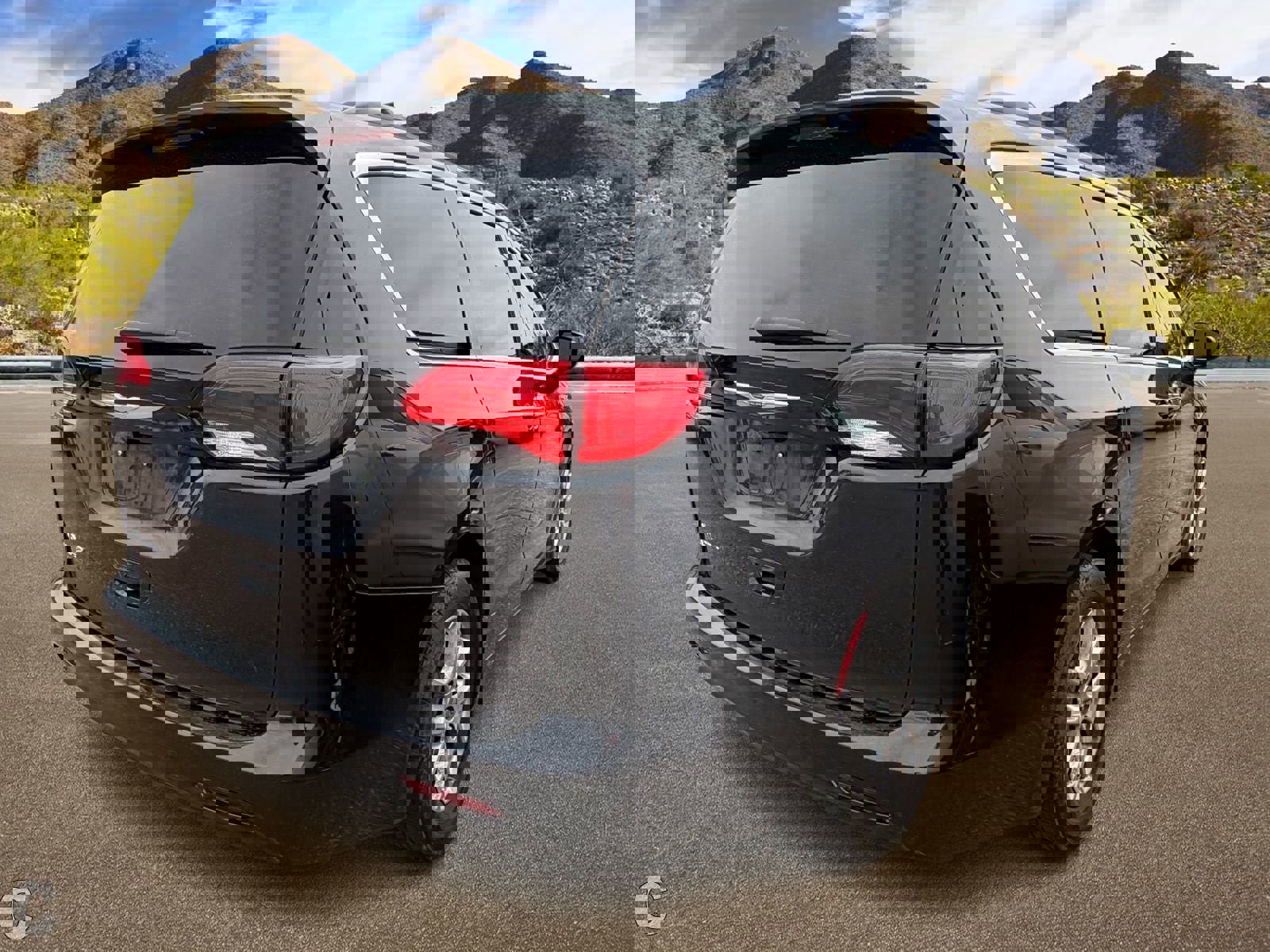 Used 2021 Chrysler Voyager Lxi FWD image 4