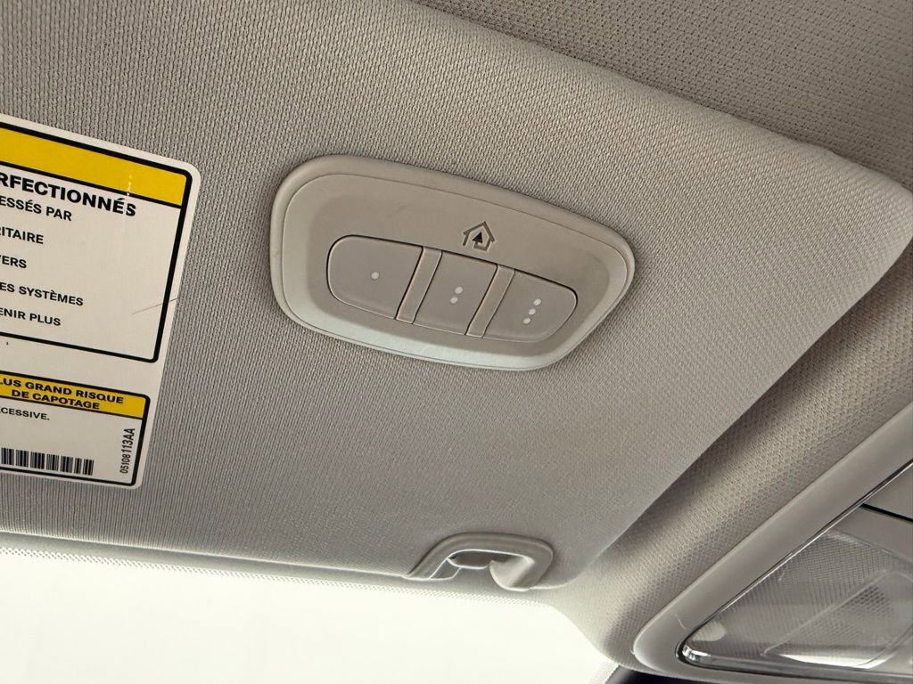 Used 2019 Jeep Cherokee Limited image 29