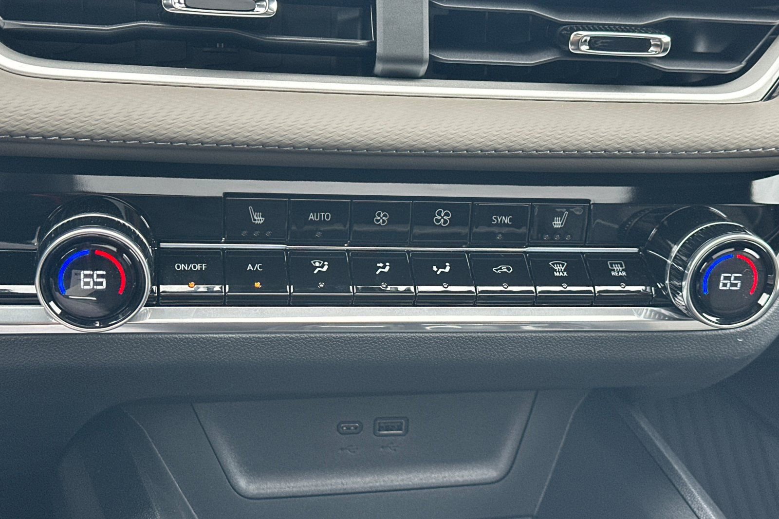 New 2026 Chevrolet Equinox LT w/ Convenience Package II image 24