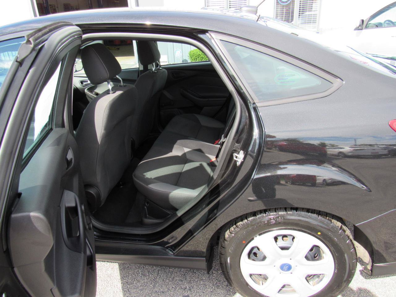 Used 2014 Ford Focus S FWD image 33