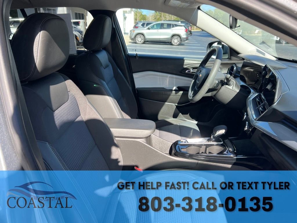 Used 2025 Chevrolet Trax LT image 23