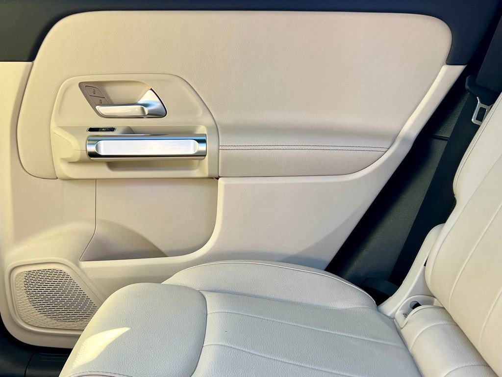 Certified 2022 Mercedes-Benz GLB 250 4MATIC image 36