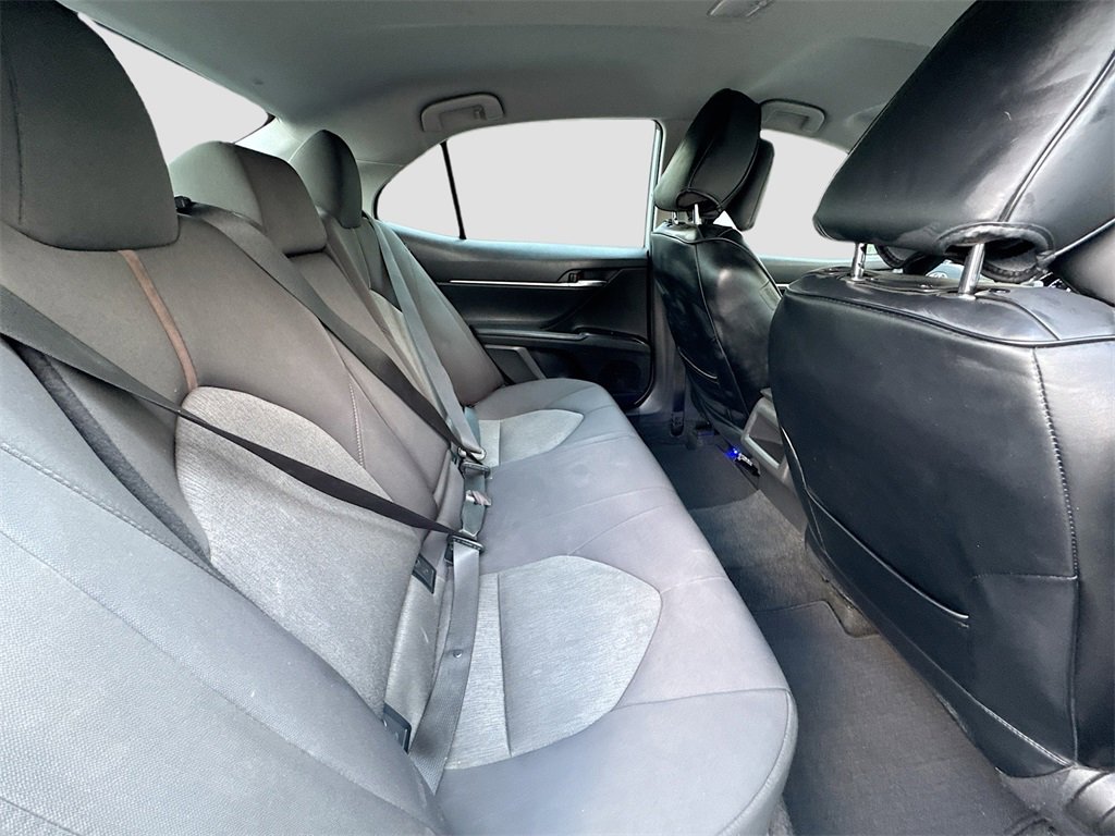 Used 2020 Toyota Camry LE image 25
