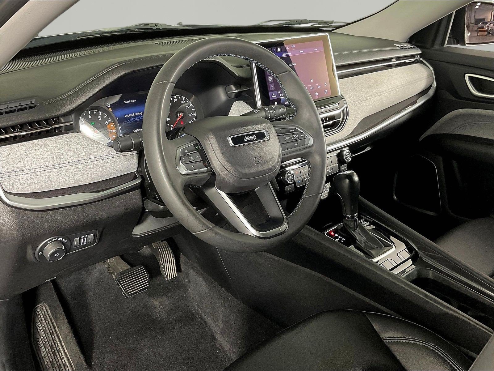 Used 2022 Jeep Compass Latitude FWD image 18
