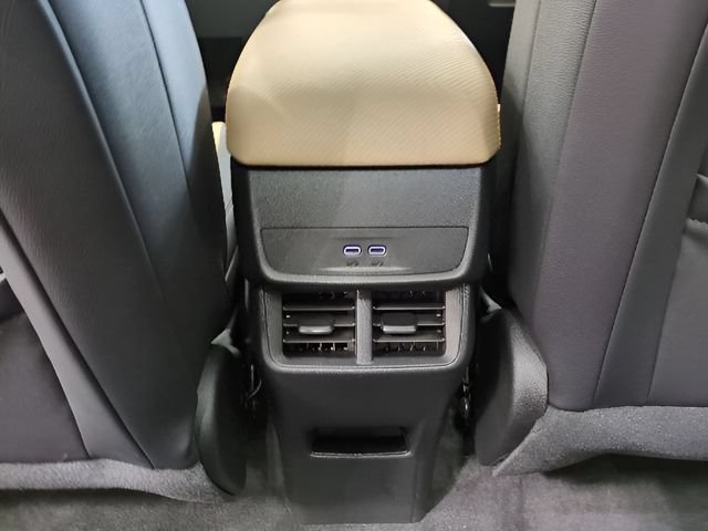 Used 2025 Chevrolet Equinox ACTIV w/ Safety and Technology Package AWD/4WD image 16