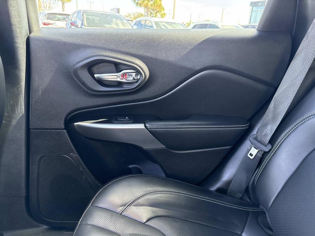 Used 2021 Jeep Cherokee Latitude Lux 80th Anniv w/ Quick Order Package 2YU 80th image 19