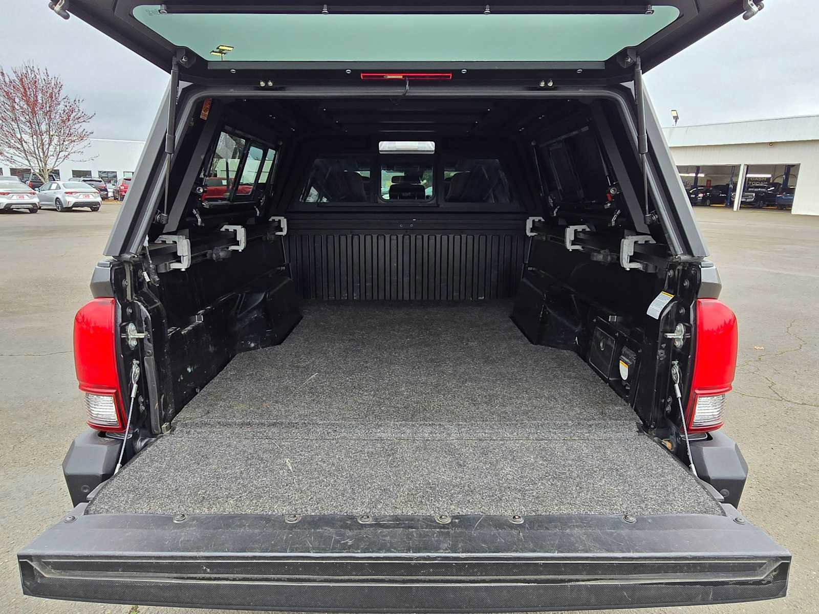 Used 2019 Toyota Tacoma TRD Off-Road image 16