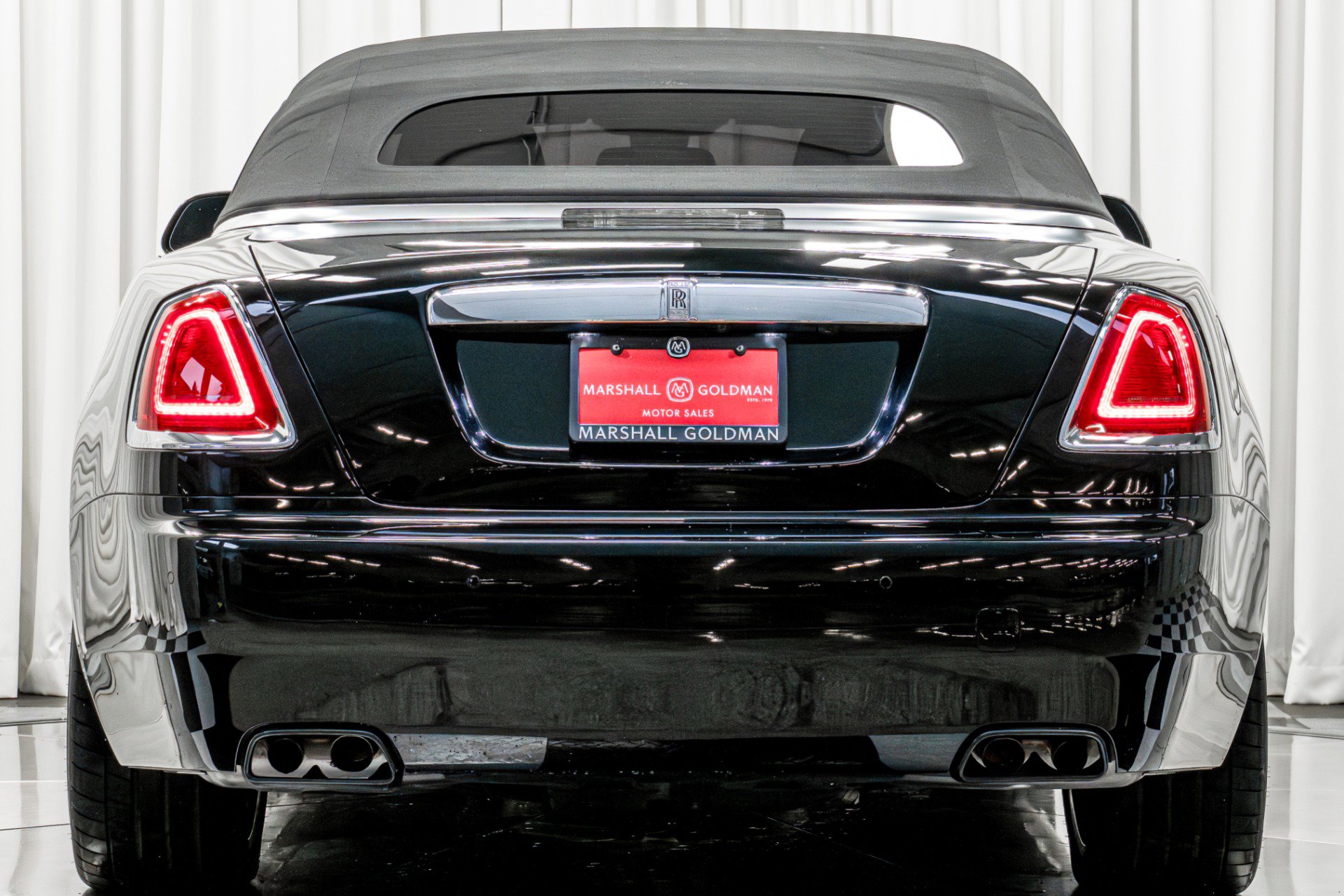 Used 2017 Rolls-Royce Dawn image 9