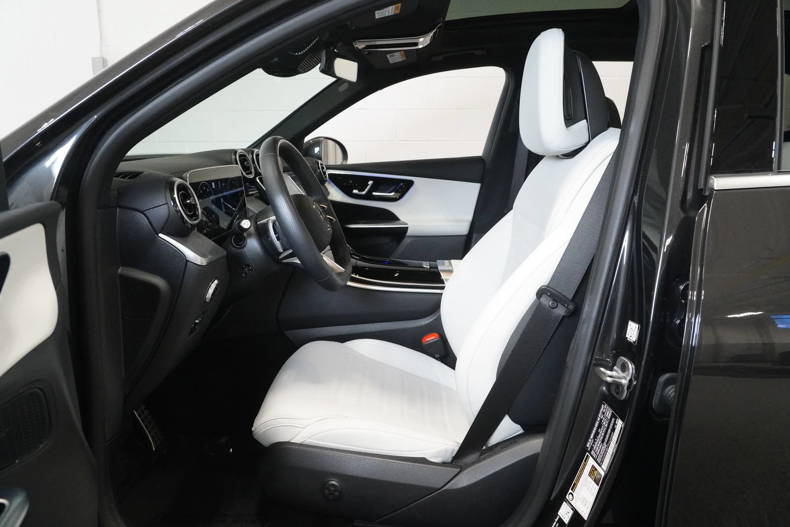 Certified 2026 Mercedes-Benz GLC 350e 4MATIC image 11