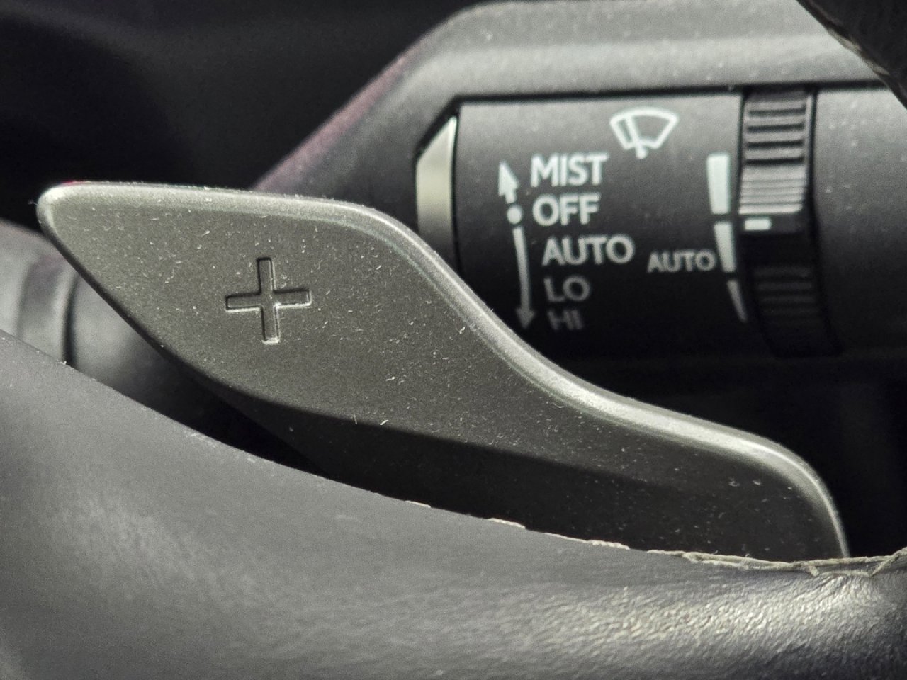 Used 2019 Lexus ES 300h w/ Accessory Package 2 image 33