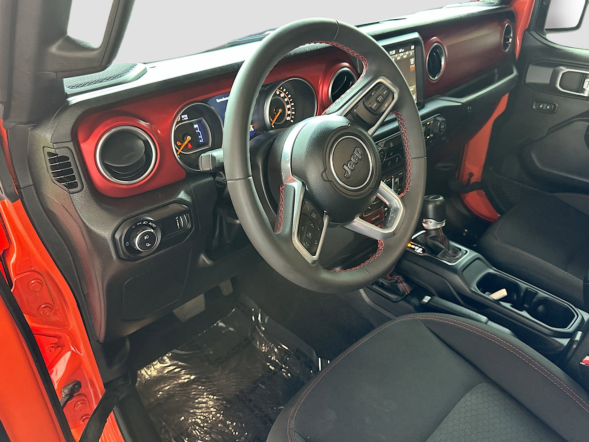 Used 2023 Jeep Gladiator Rubicon AWD/4WD image 9