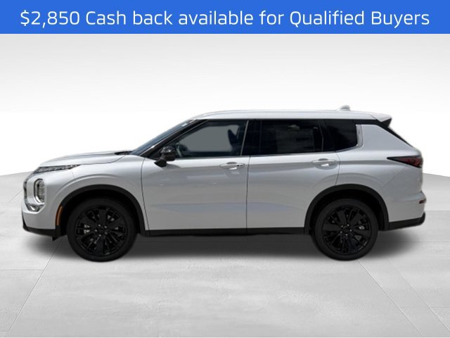 New 2026 Mitsubishi Outlander LE FWD image 2