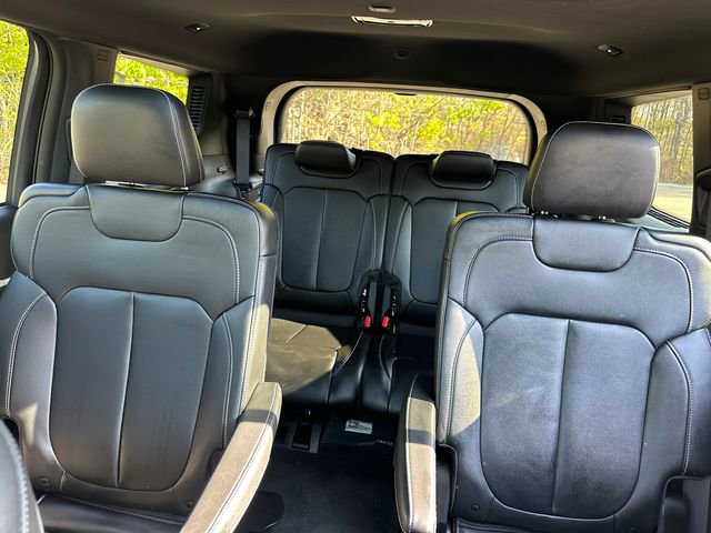 Used 2024 Jeep Grand Cherokee L Limited w/ Black Appearance Package AWD/4WD image 33