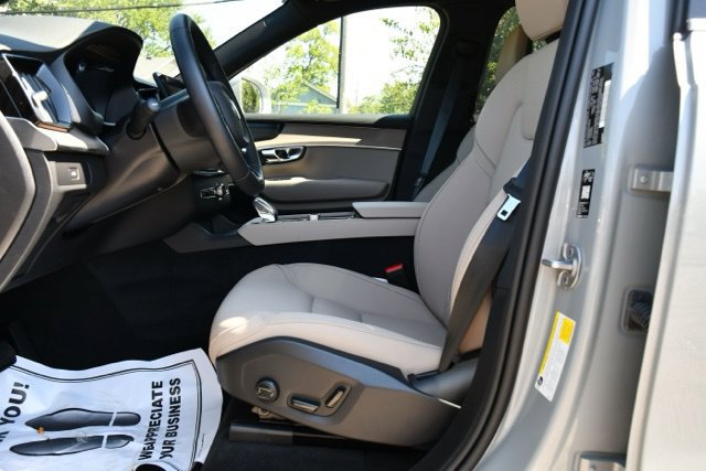 New 2026 Volvo XC90 B6 Plus w/ Protection Package Premier AWD/4WD image 13