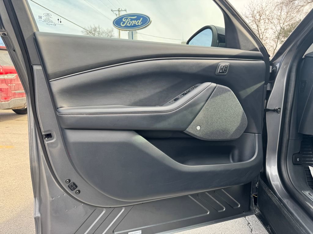 Used 2021 Ford Mustang Mach-E Premium image 15