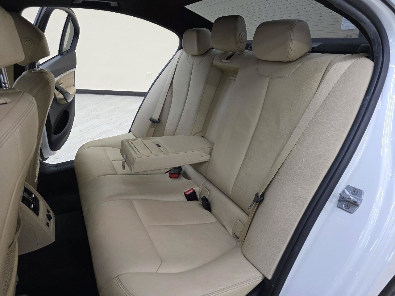 Used 2017 BMW 330i xDrive Sedan AWD/4WD image 24
