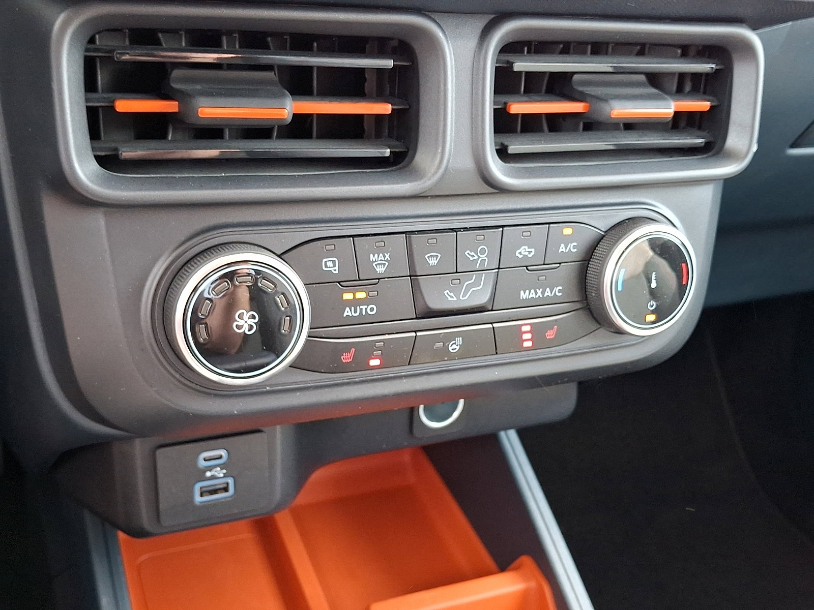 Certified 2024 Ford Maverick XLT w/ XLT Luxury Package image 19