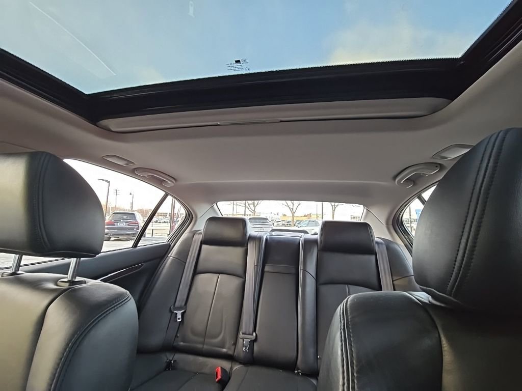 Used 2012 INFINITI G37 X w/ Premium Pkg image 8