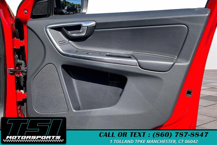 Used 2017 Volvo XC60 T6 R-Design w/ Climate Package AWD/4WD image 24