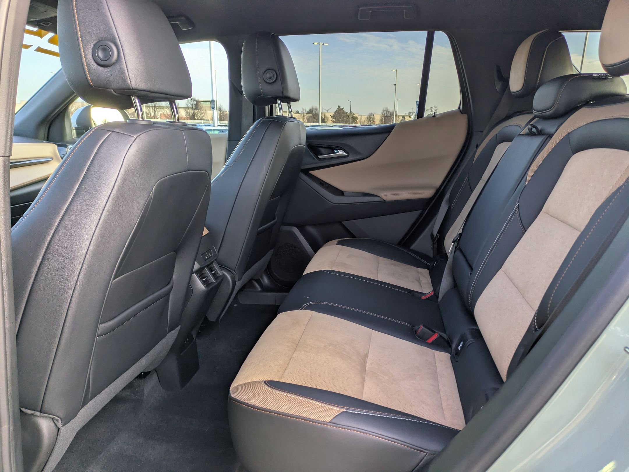 Used 2025 Chevrolet Equinox ACTIV w/ Safety and Technology Package image 23