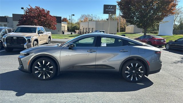 New 2026 Toyota Crown Platinum image 7