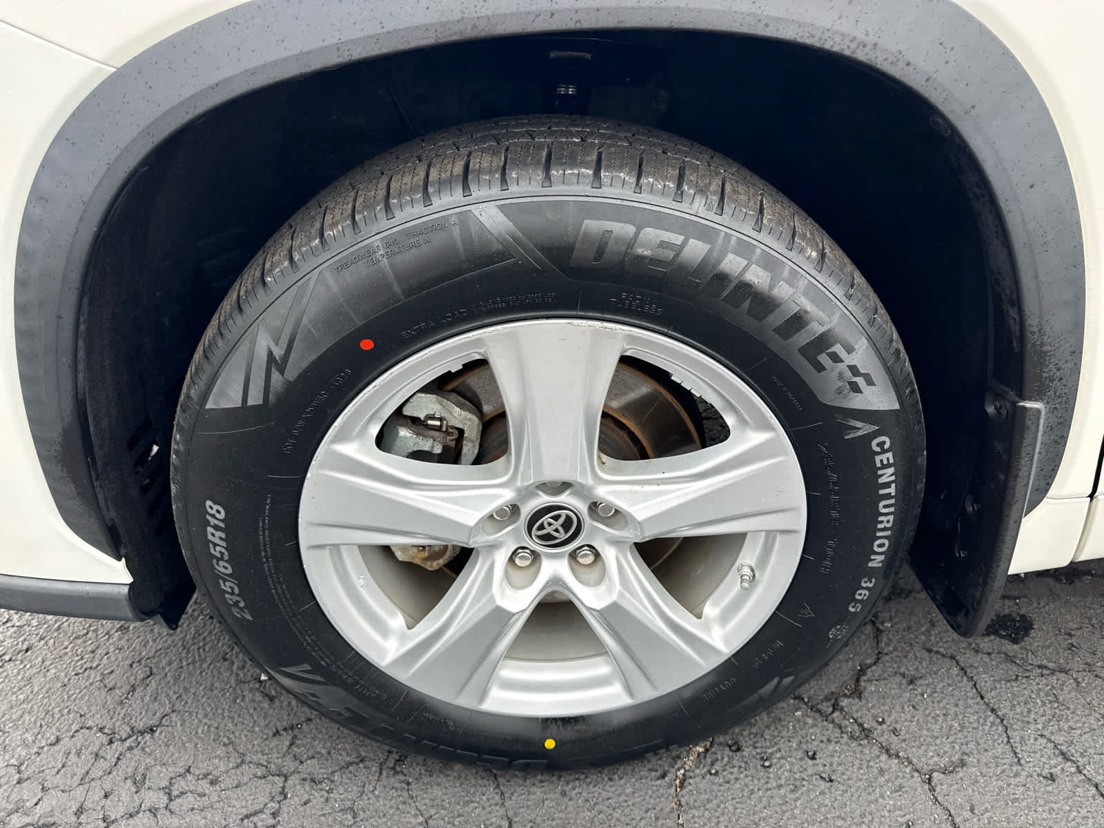 Used 2020 Toyota Highlander L AWD/4WD image 9