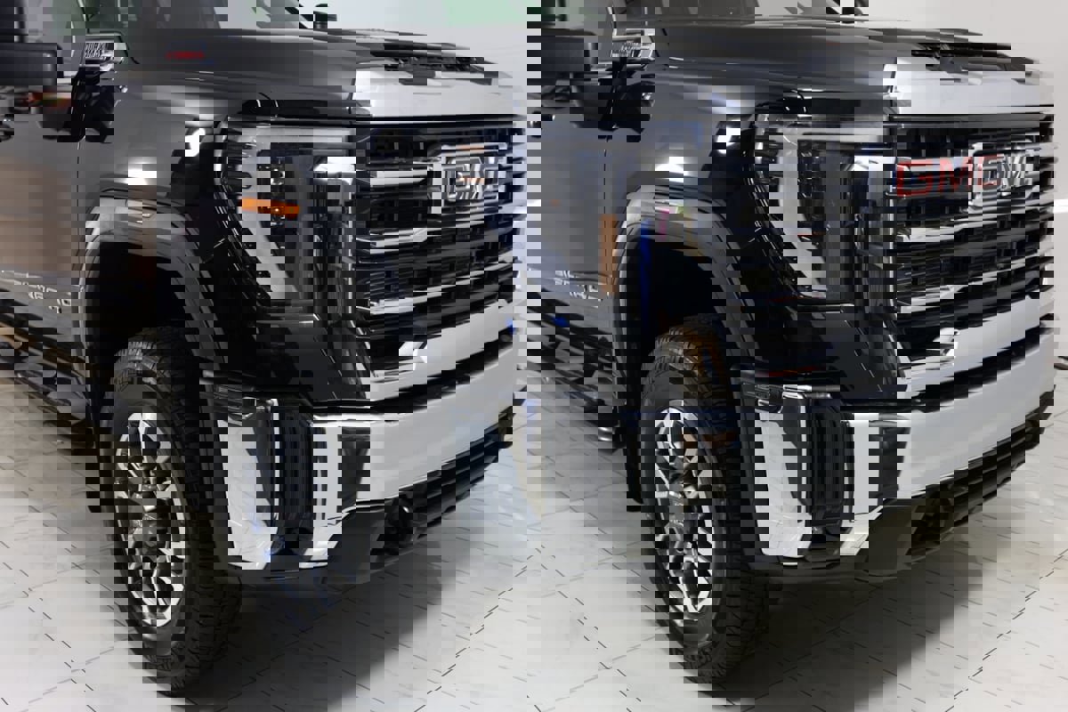 Used 2024 GMC Sierra 3500 SLE w/ SLE Value Package image 37