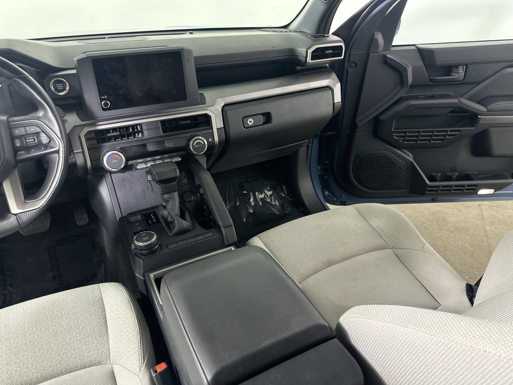 Used 2025 Toyota 4Runner SR5 AWD/4WD image 22