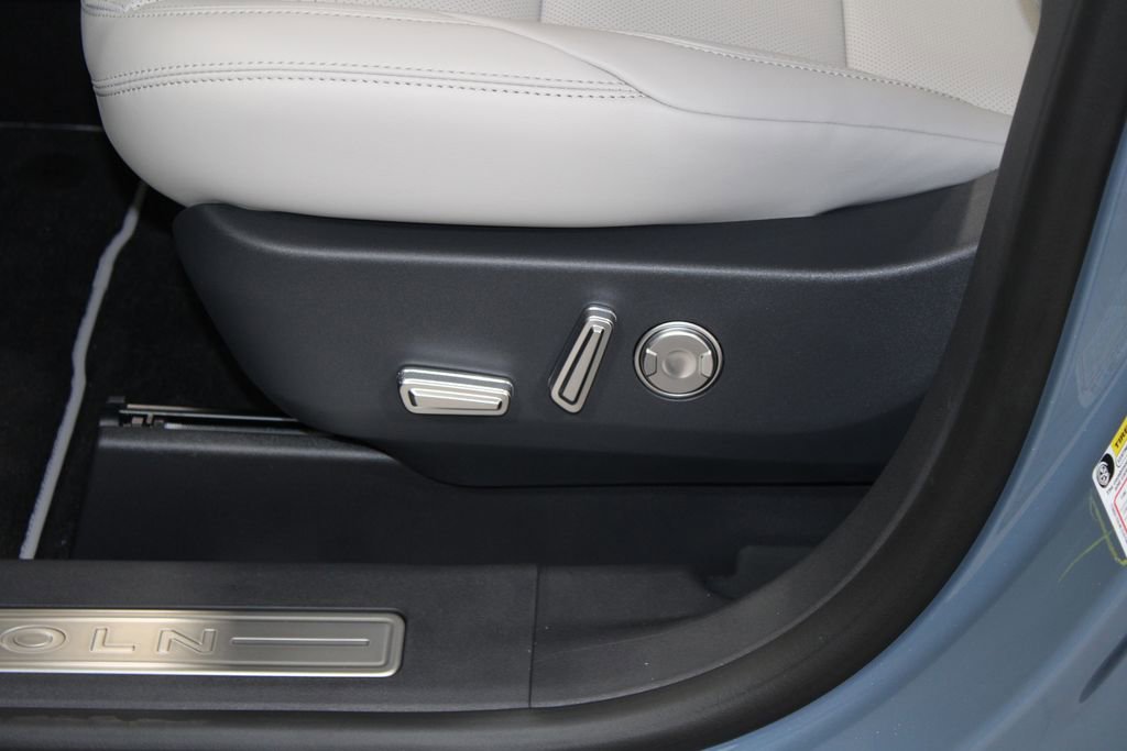 New 2026 Lincoln Nautilus Premier w/ Equipment Group 102A image 21