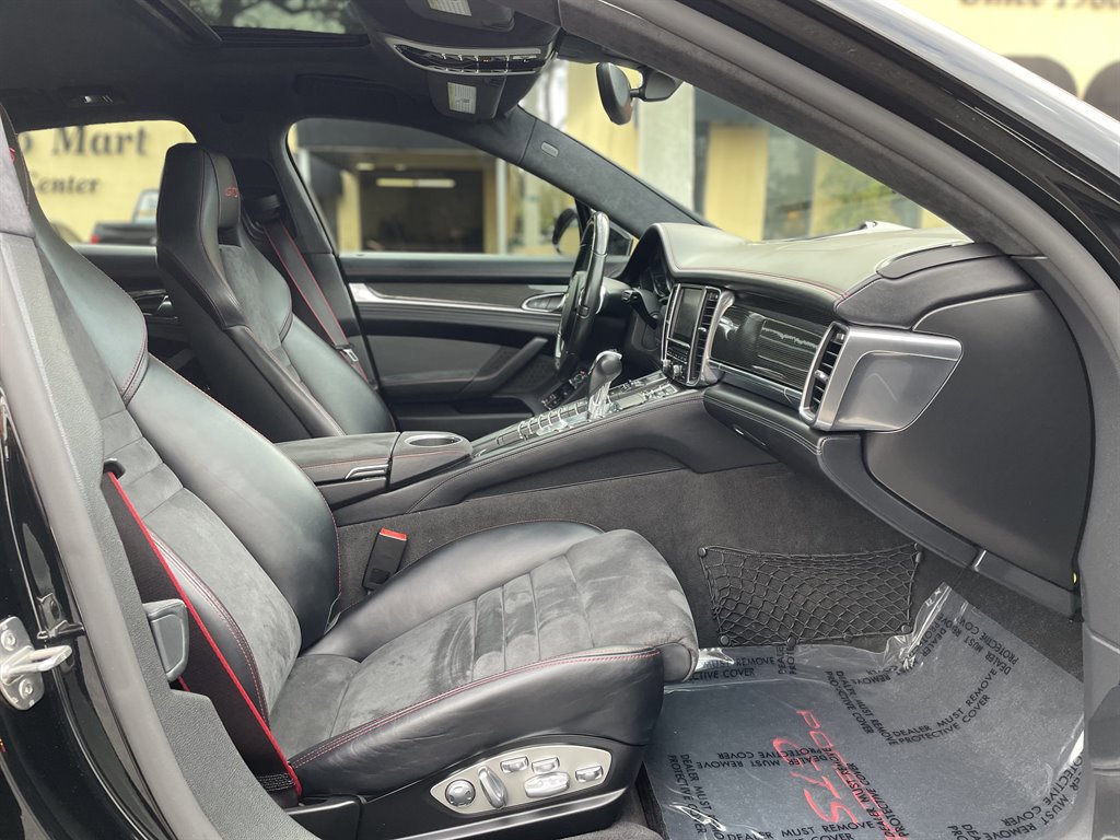 Used 2015 Porsche Panamera GTS image 24