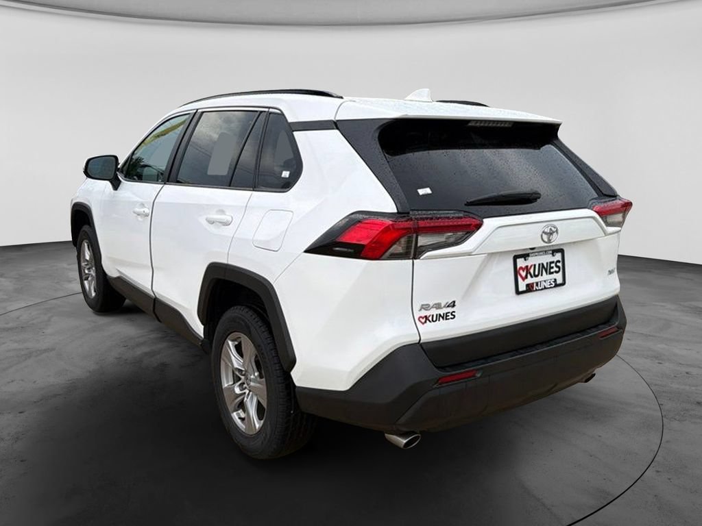 Used 2025 Toyota RAV4 XLE FWD image 7