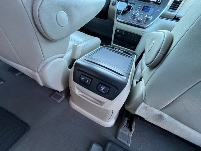Used 2019 Toyota Sienna XLE image 18