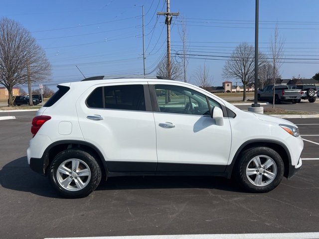 Used 2017 Chevrolet Trax LT w/ LT Convenience Package image 4