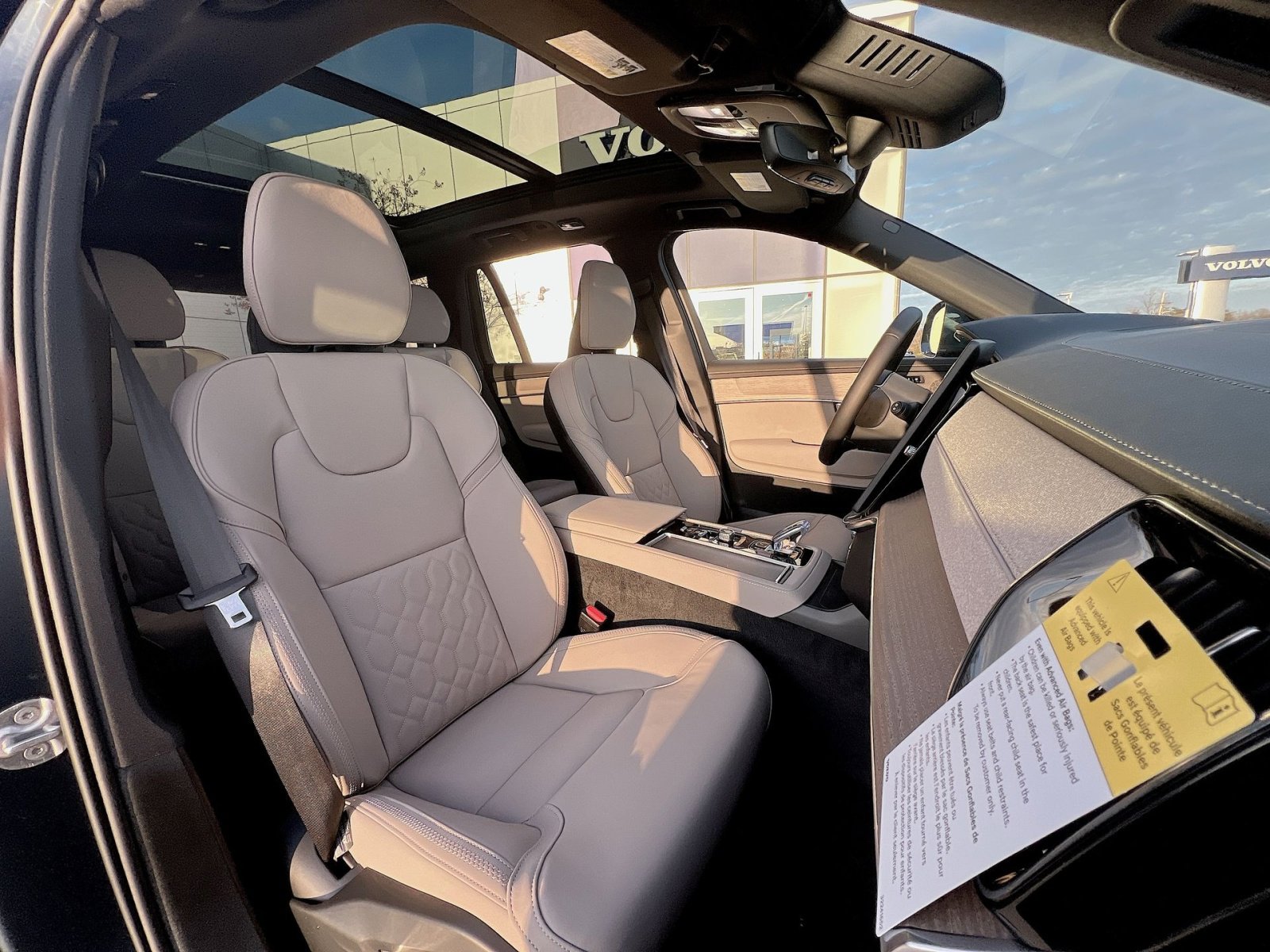 New 2026 Volvo XC90 T8 Plus w/ Protection Package Premier image 27