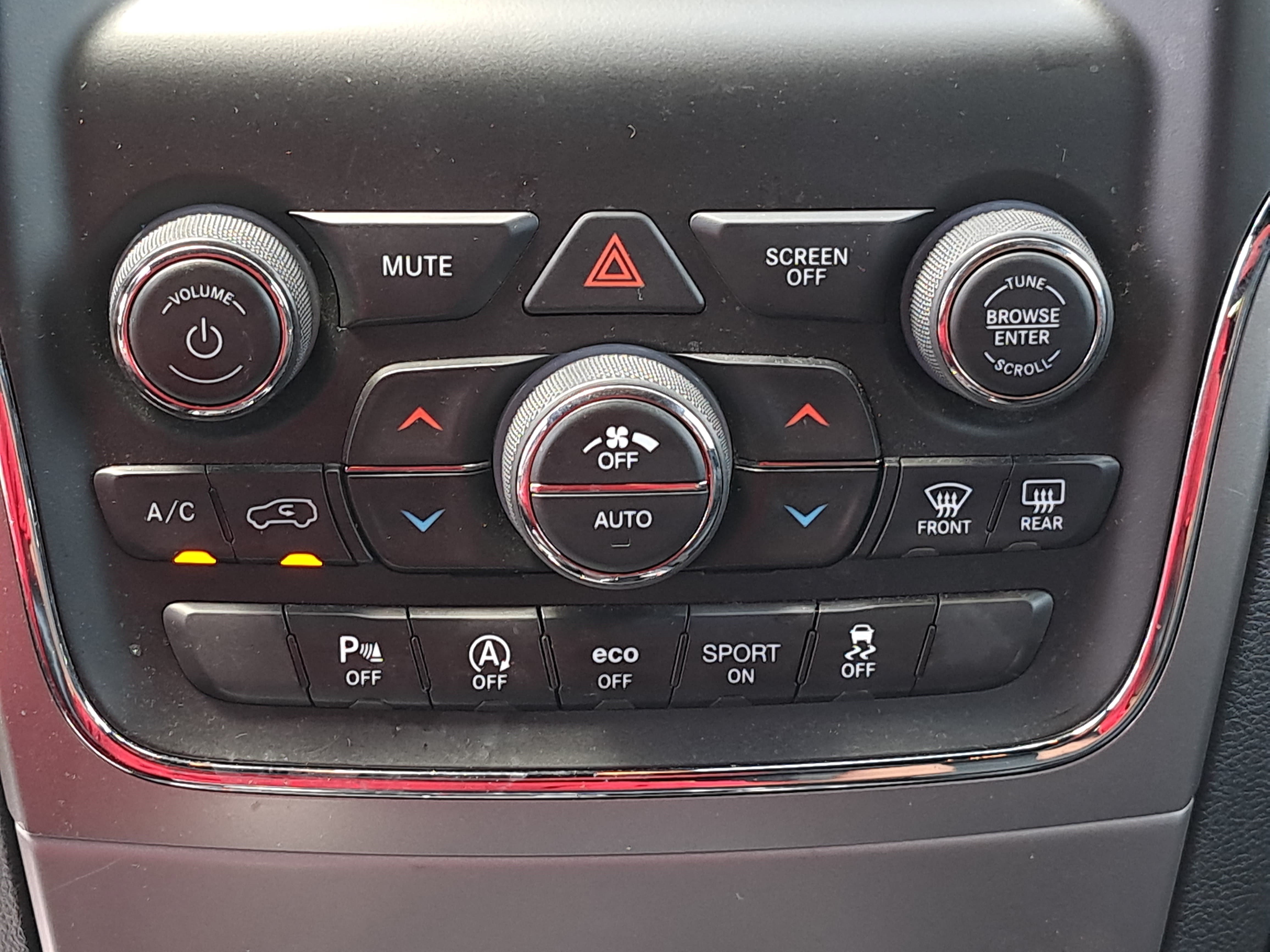 Used 2018 Jeep Grand Cherokee Limited w/ Trailer Tow Group IV AWD/4WD image 22