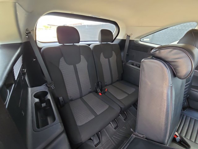 Used 2023 Kia Sorento LX FWD image 17